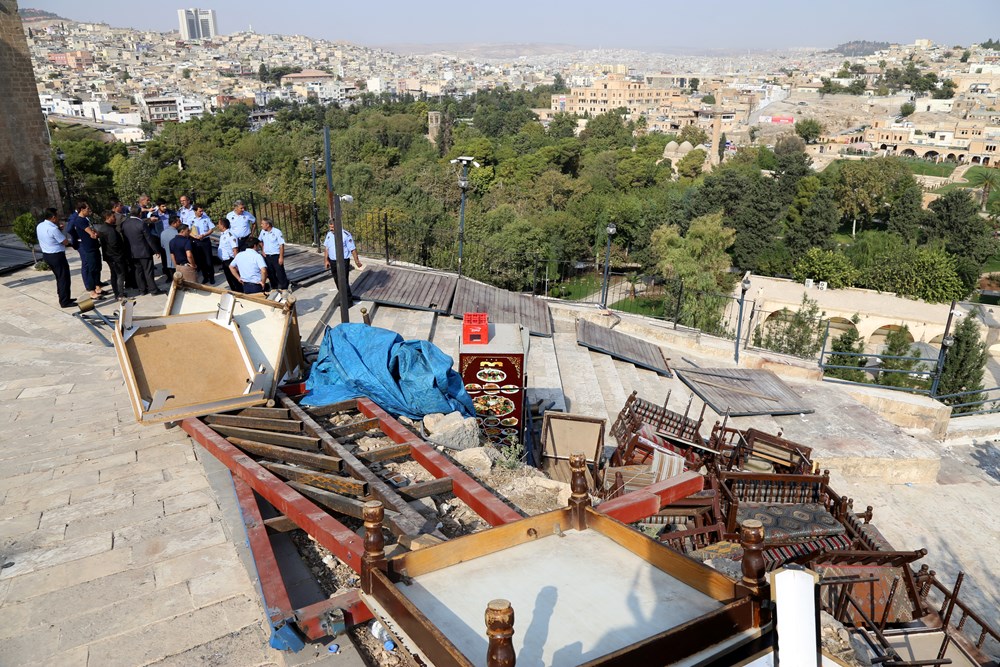 Şanlıurfa'da esnaf ile zabıta ekipleri arasında gerginlik - 1