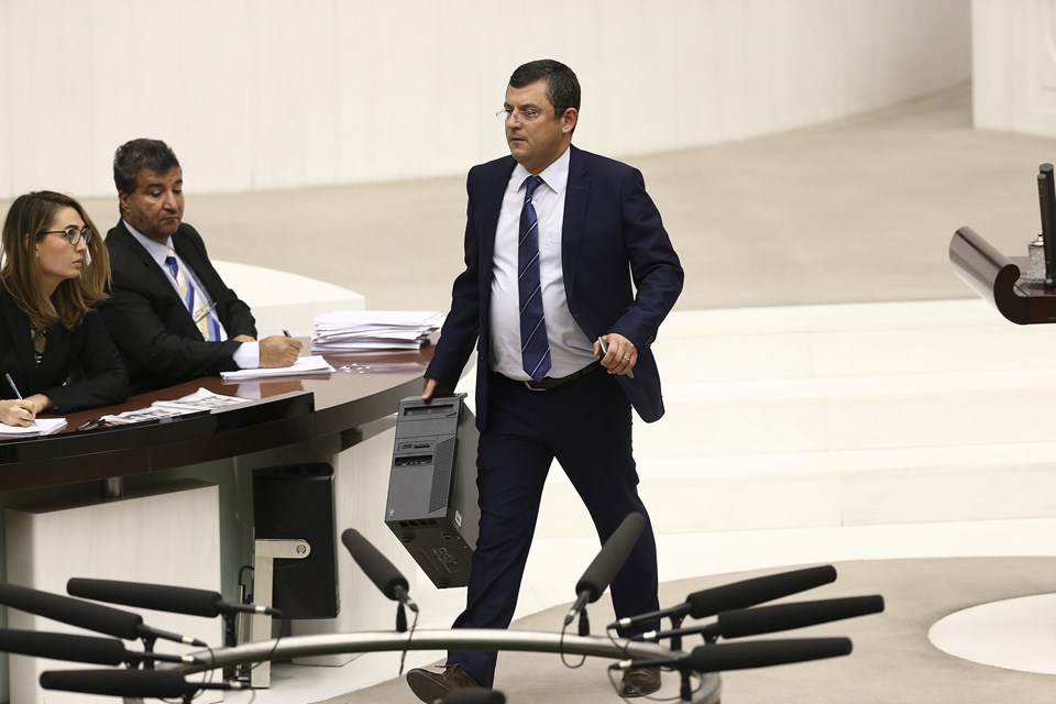 Kılıçdaroğlu'na hakaret eden Meclis çalışanı görevden alındı - 1