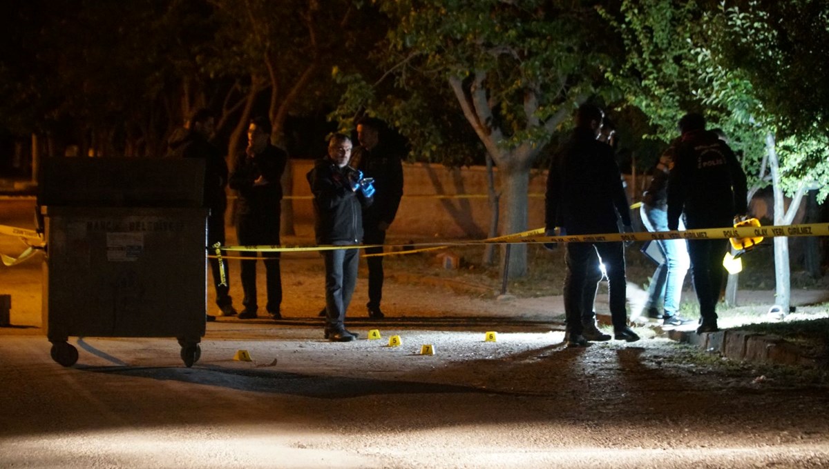 Çorum'da polis memuru, husumetli olduğu komşusunu öldürdü Çorum'da polis memuru, husumetli olduğu komşusunu öldürdü