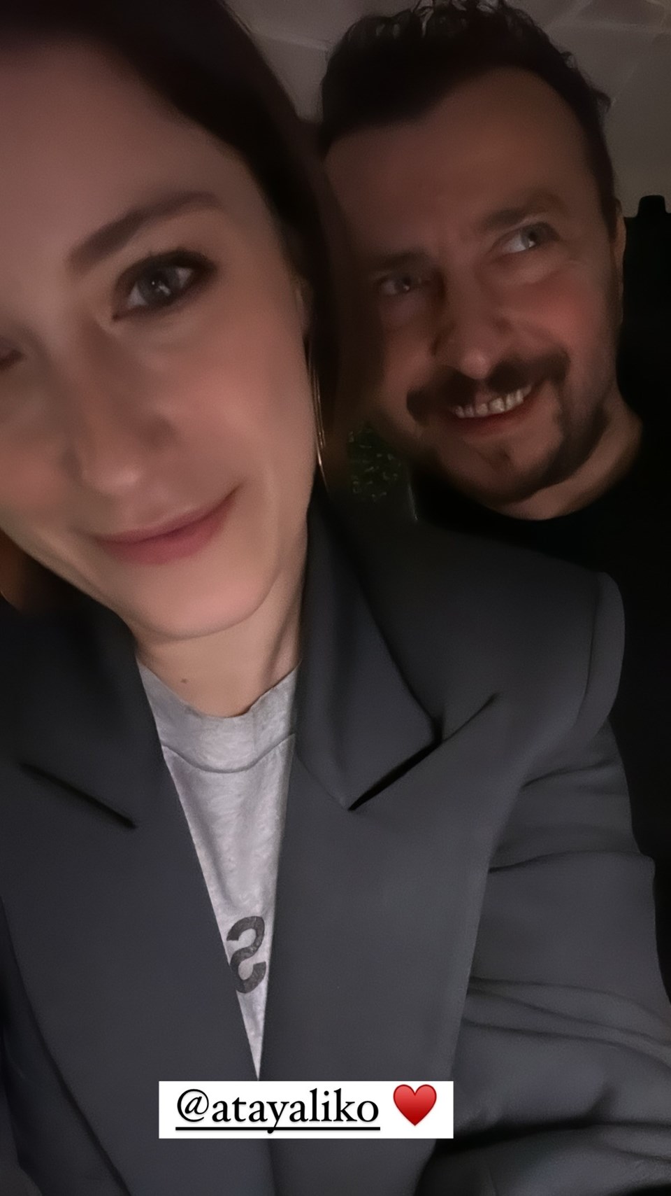 Hazal Kaya'dan eşi Ali Atay ile yeni kare - 1