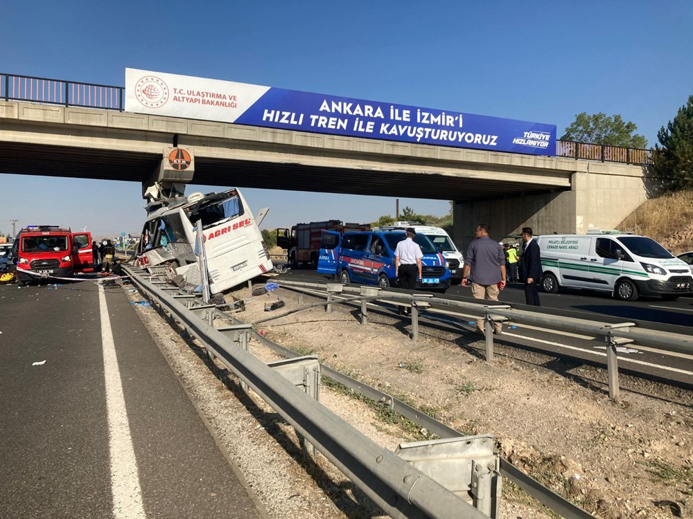 Ankara'da otobüs köprüye saplandı: 11 can kaybı - 7