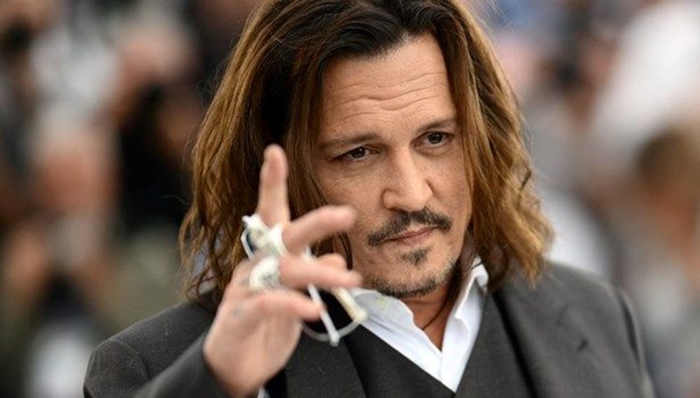 Johnny Depp, 28 yaşındaki Rus modelle aşk yaşıyor - 3