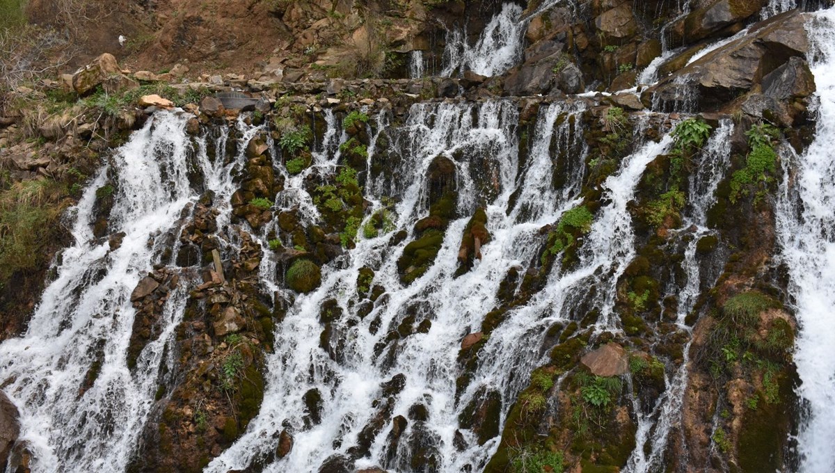 Tomara Şelalesi'nde turizm sezonu açıldı Tomara Şelalesi'nde turizm sezonu açıldı