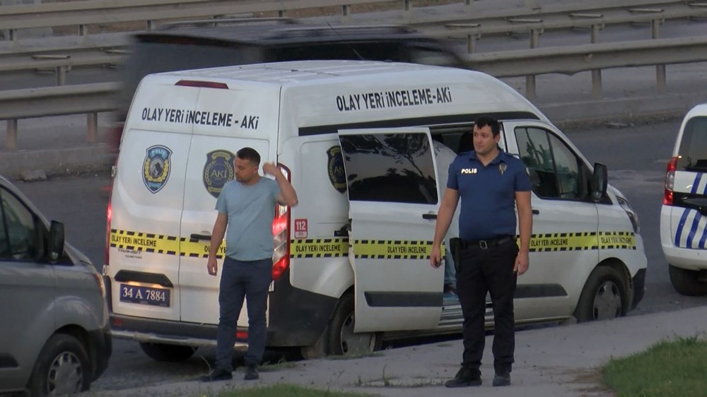 Başakşehir'de yol kenarında kadın cesedi bulundu - 3