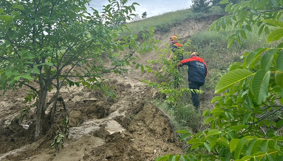 Sivas'ta heyelan meydana geldi, facianın eşiğinden dönüldü