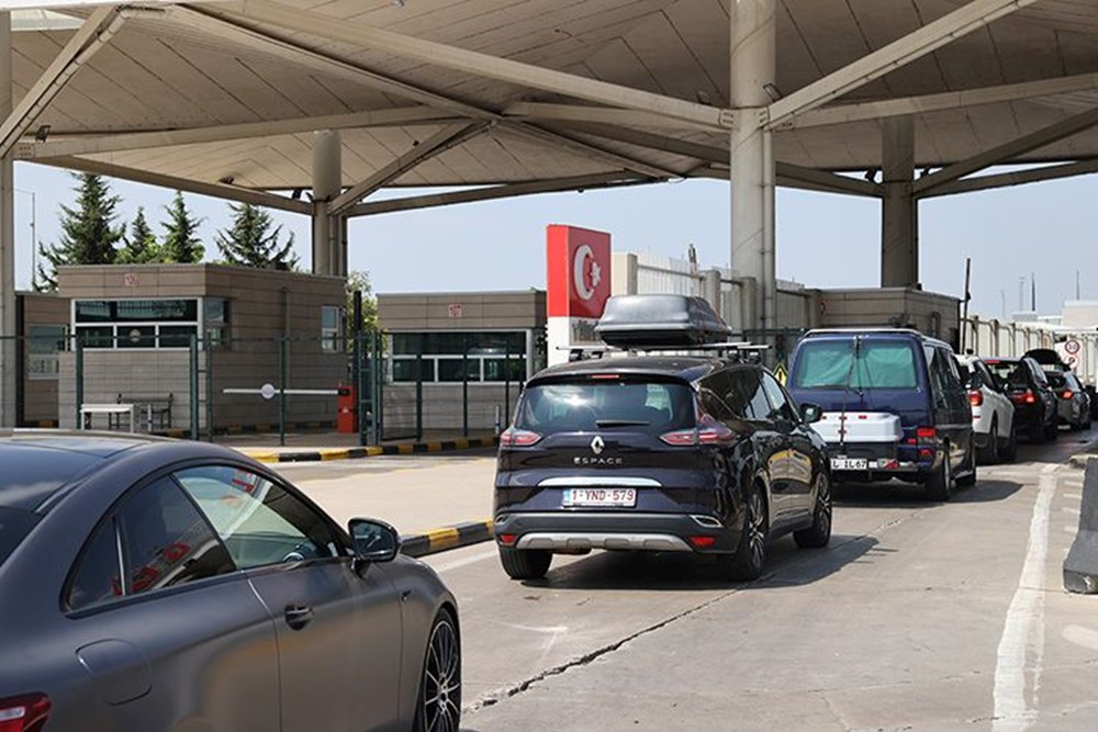 Emekli gurbetçilerin Türkiye’ye araç getirme hakkına
düzenleme: 730 günlük süre uzatılıyor - 4