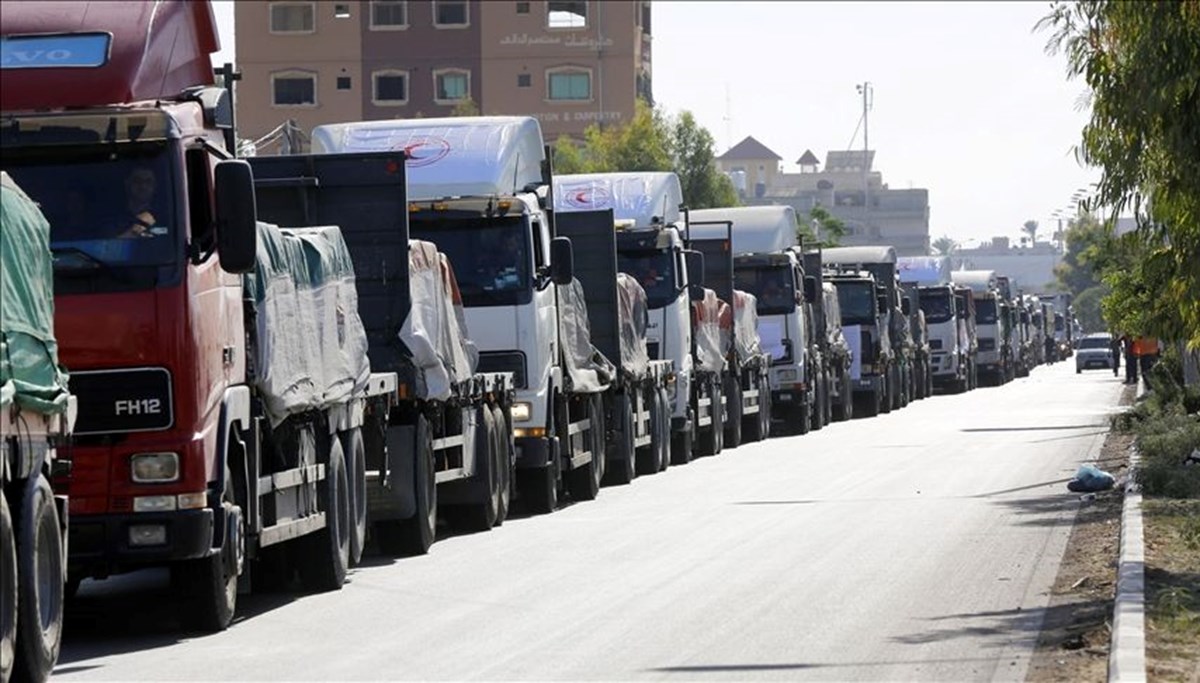 Gazze'ye giden insani yardım TIR'ları bir kez daha engellendi Gazze'ye giden insani yardım TIR'ları bir kez daha engellendi