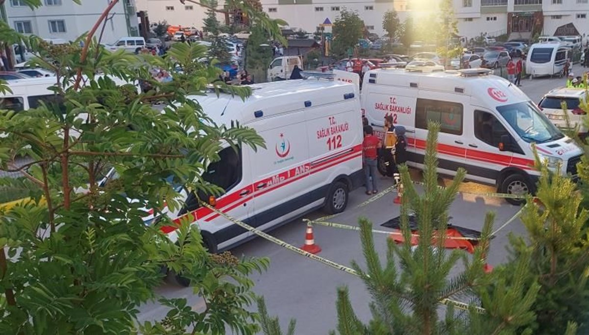 Otopark çıkışında feci kaza: 5 yaşındaki çocuk yaşamını yitirdi