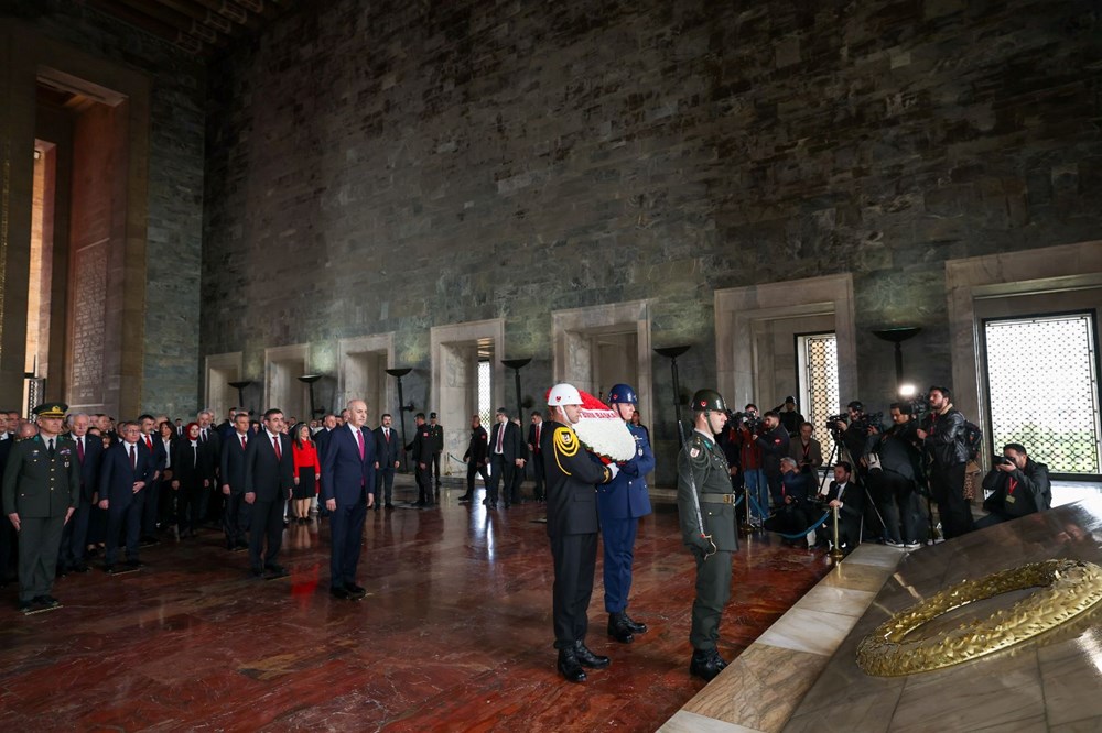 Devlet erkanı Anıtkabir'de 73 7w7AbsDAKUqWRQhEQJtaiw