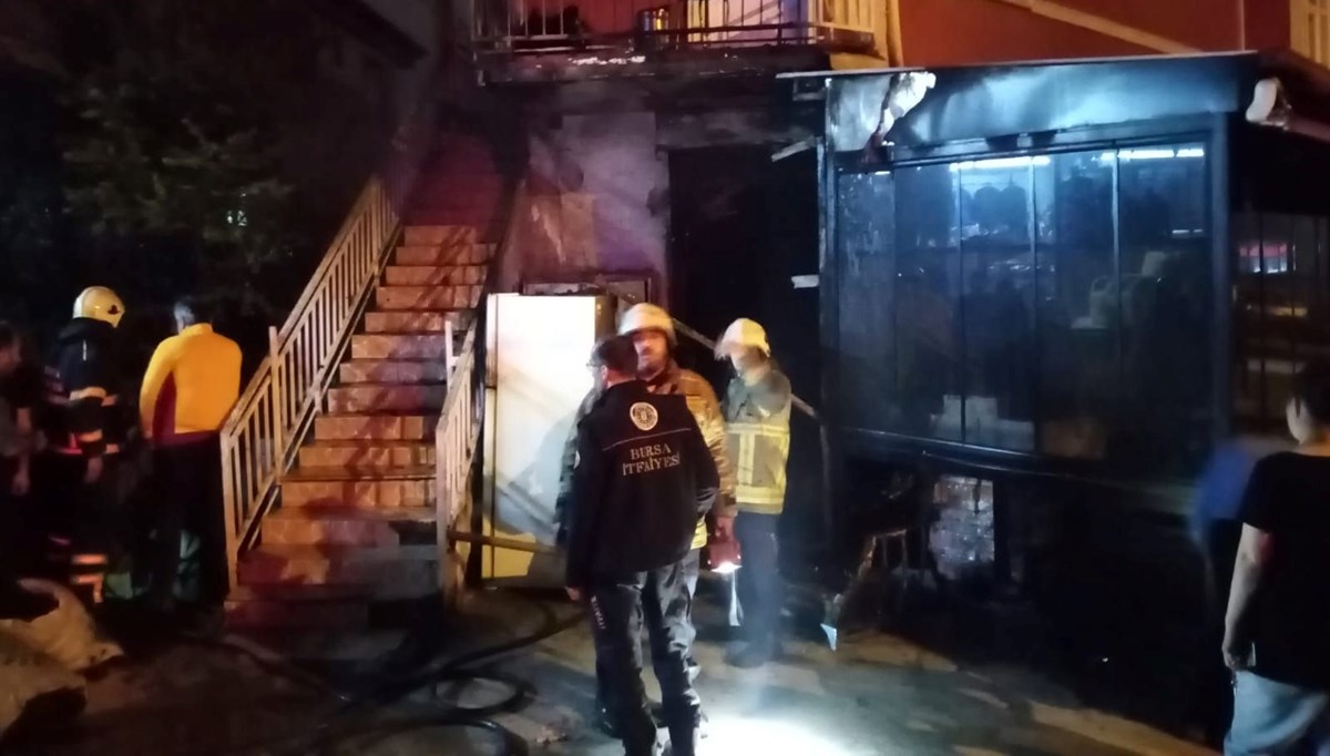 Bursa'da et lokantasında çıkan yangın söndürüldü Bursa'da et lokantasında çıkan yangın söndürüldü