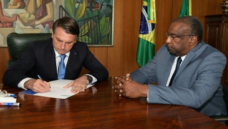 Milli Eğitim Bakanı Istifa Etti Milli eğitim müdür yardımcısı