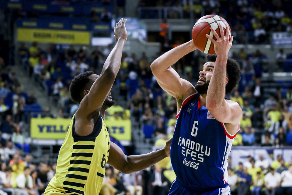 Türkiye Sigorta Basketbol Süper Ligi | Fenerbahçe Beko, Anadolu Efes'i farklı yendi - 1