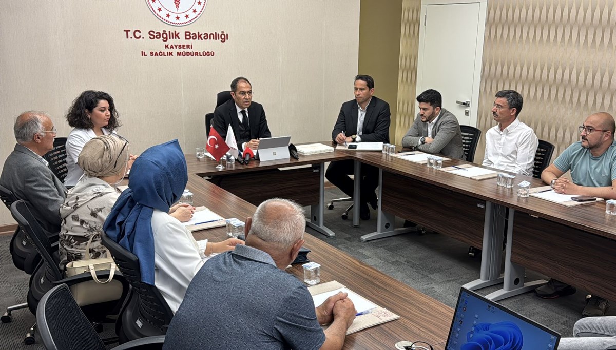 Kayseri'de sigarayı bırakanlara teşekkür belgesi verildi Kayseri'de sigarayı bırakanlara teşekkür belgesi verildi