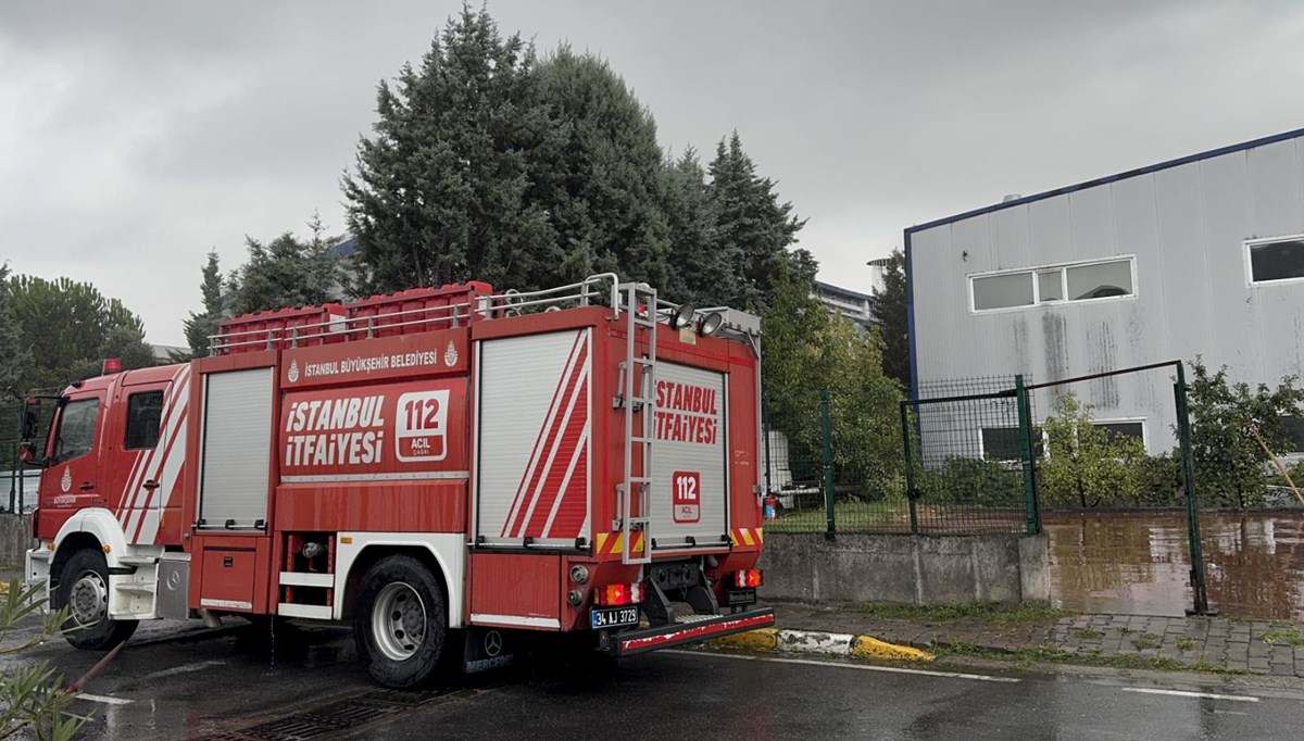 Tuzla'da sanayi sitesinde fabrika yangını Tuzla'da sanayi sitesinde fabrika yangını