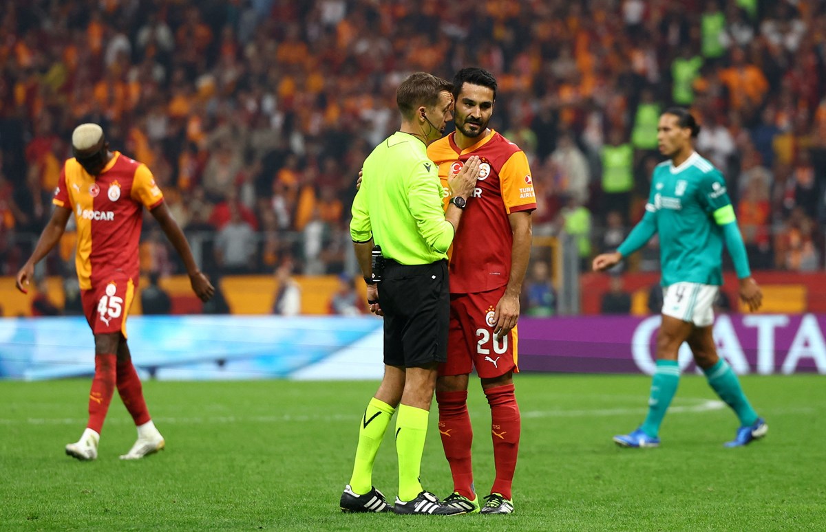 Galatasaraylı İlkay Gündoğan, Liverpool maçında hakem Turpin