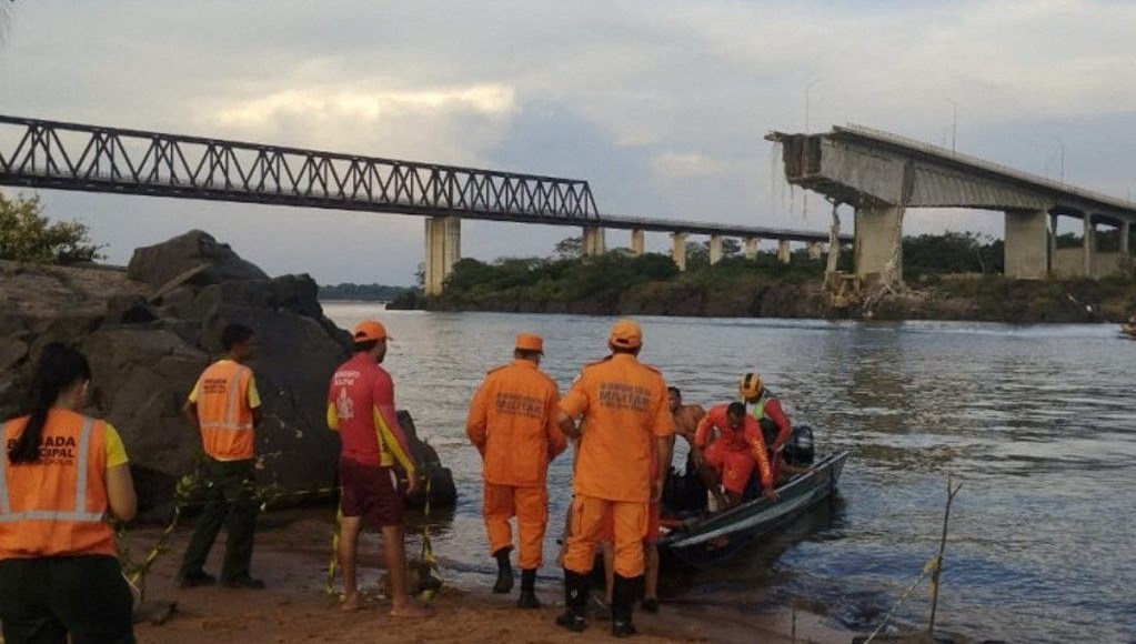 Brezilya'da köprü çöktü: 2 kişi öldü, 16 kişi kayboldu