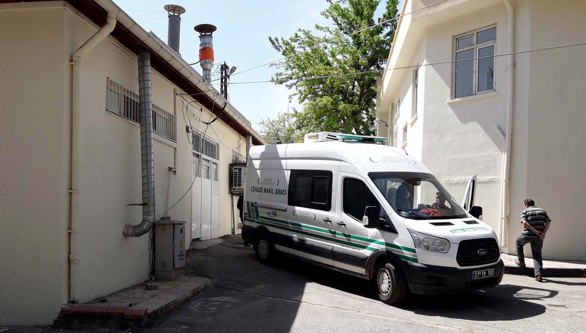 Gaziantep'te hafif ticari araç ile çarpışan motosikletin sürücüsü öldü Gaziantep'te hafif ticari araç ile çarpışan motosikletin sürücüsü öldü