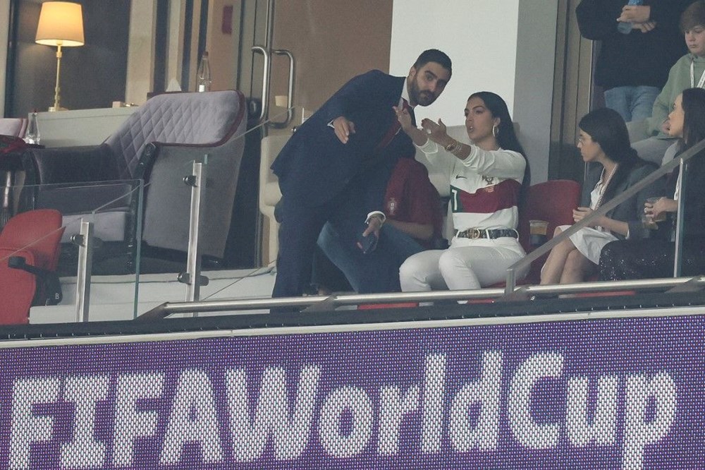 Cristiano Ronaldo için bir devir gözyaşlarıyla kapanırken sevgilisi Georgina Rodriguez'den teknik direktör Fernando Santos'a tepki - 5
