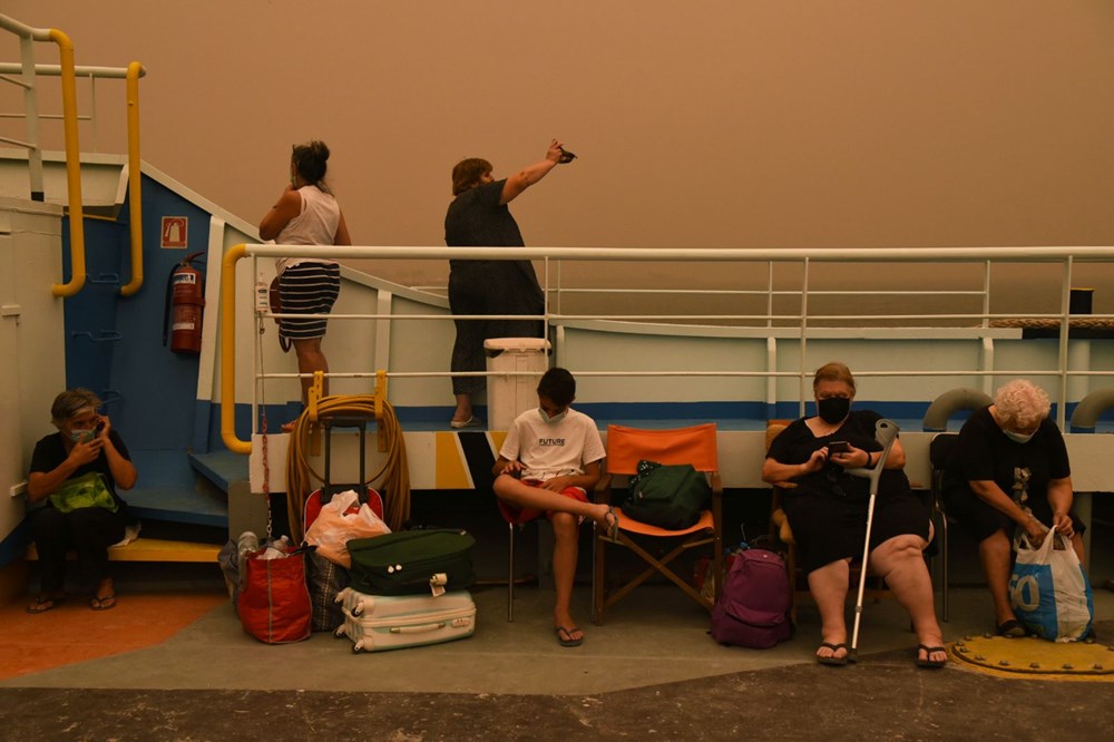 Yunanistan'da orman yangınlarıyla mücadele: Evia adasında onlarca ev ve iş yeri kül oldu - 14