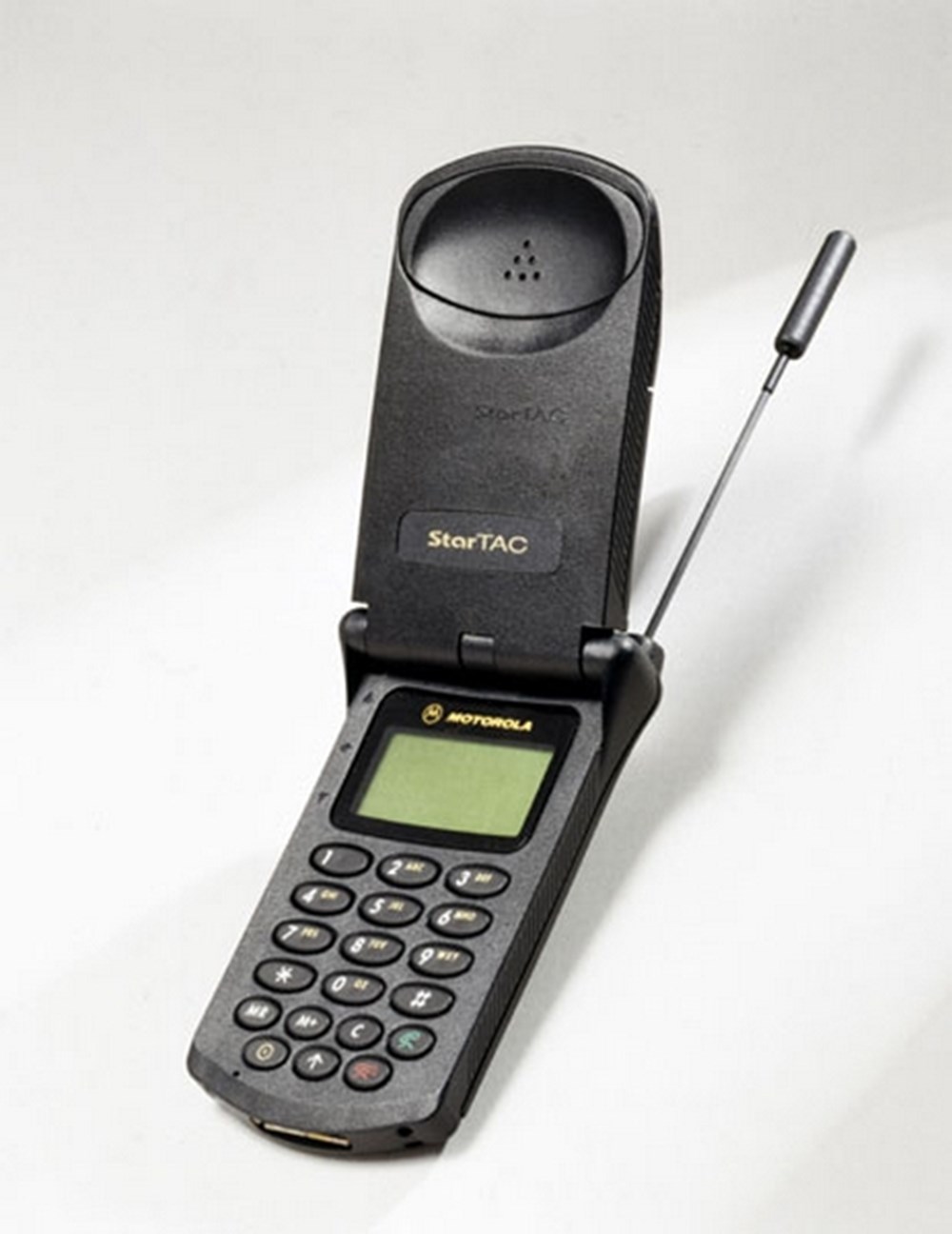 Телефоны с пробегом купить. Motorola STARTAC 130. Motorola STARTAC (1996 год). Motorola STARTAC 70. Motorola STARTAC 3000.