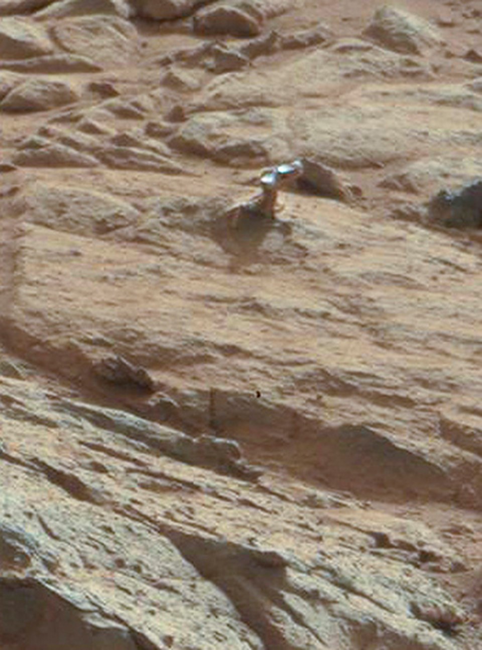 Curiosity Mars'ta 'metal benzeri cisim' keşfetti - 3