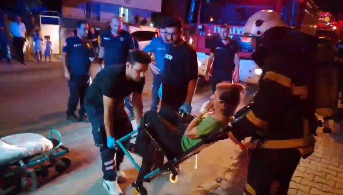 Apartmanda yangın paniği: Dumandan etkilenen kişi hastaneye kaldırıldı