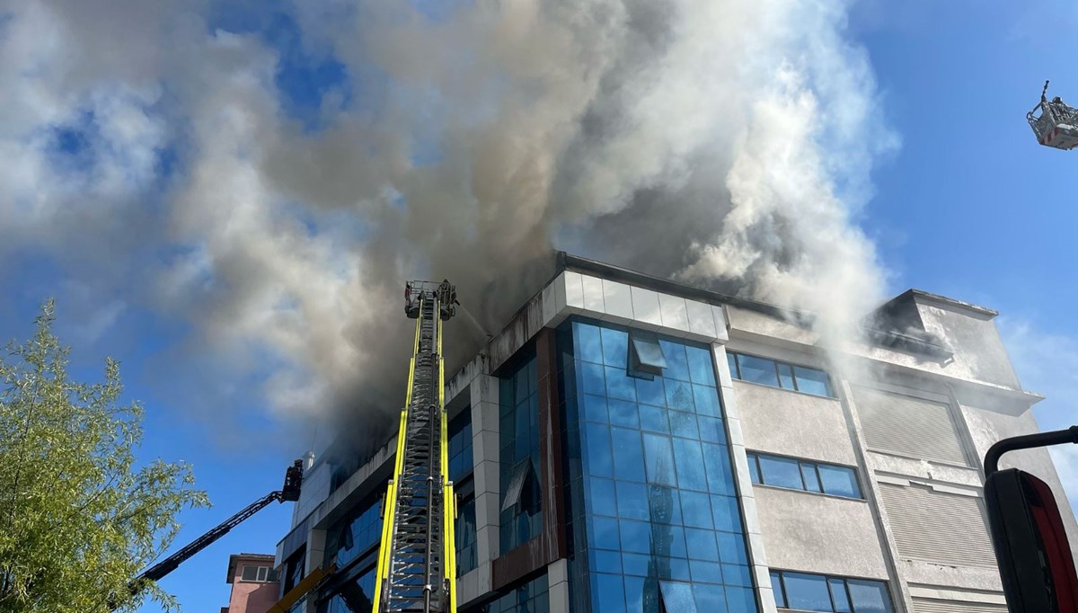 Esenyurt'ta atölyede yangını Esenyurt'ta atölyede yangını