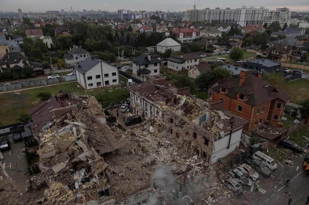 Kiev'e bombalar yağdı: 12 saatlik saldırı şehri harap etti - 4
