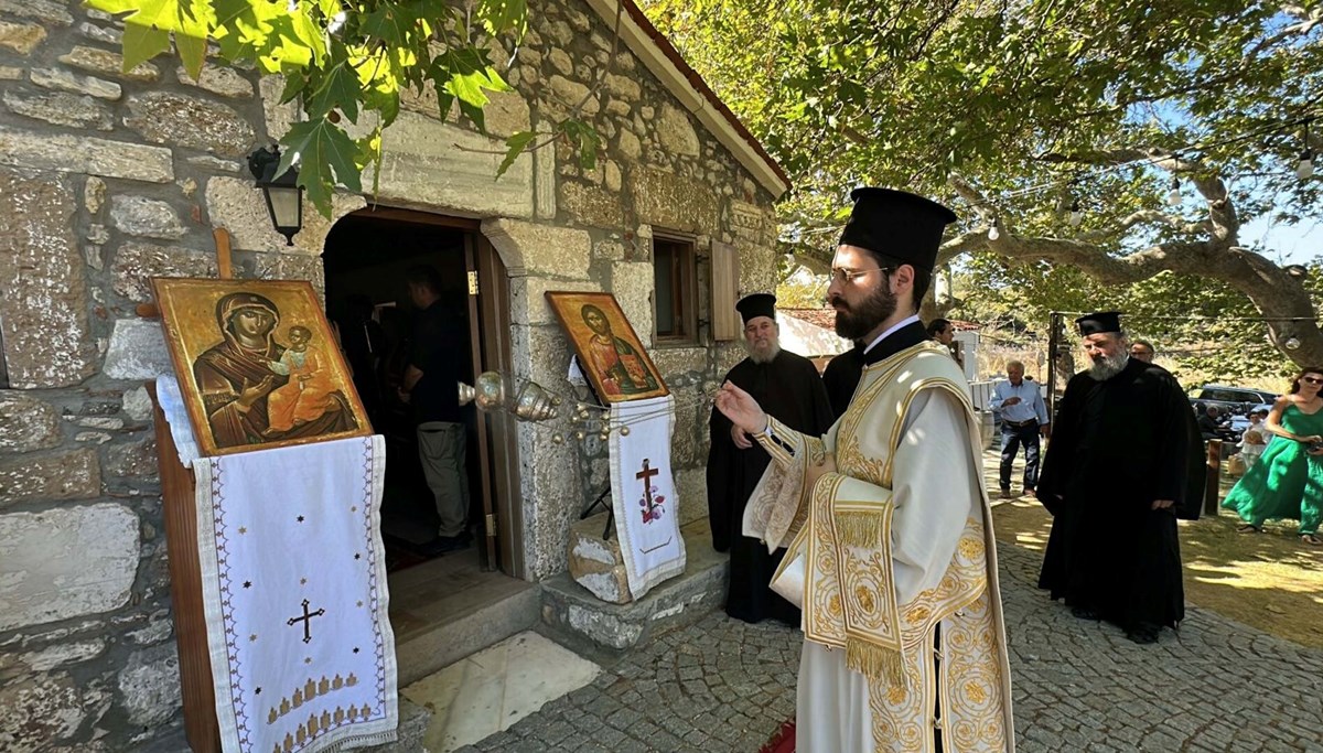 Bozcaada'da Aya Paraskevi Günü ayini yapıldı Bozcaada'da Aya Paraskevi Günü ayini yapıldı