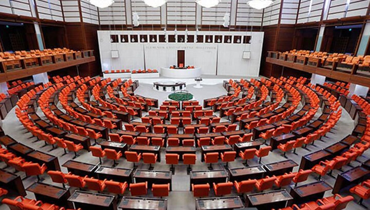 SON DAKİKA: AK Parti Meclis grup yönetimi belli oldu
