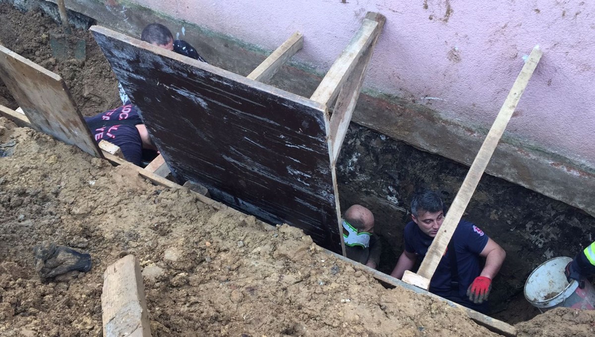 İzolasyon yaparken toprak altında kaldı İzolasyon yaparken toprak altında kaldı