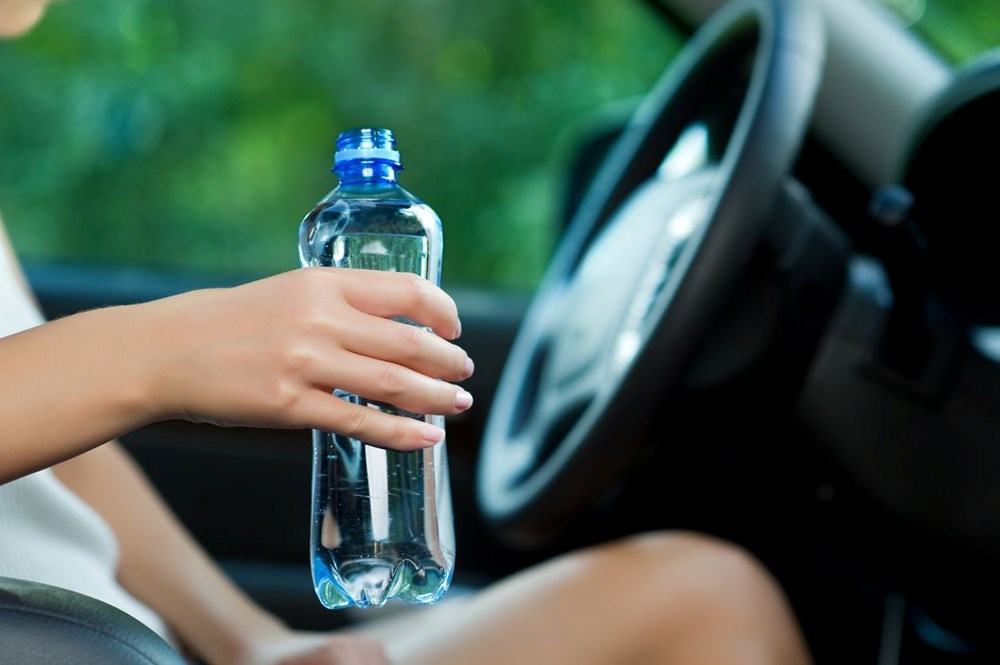 Araçta bıraktığınız plastik şişelere dikkat: Vücudu yavaş yavaş zehirliyor - 4