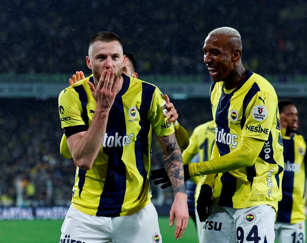 Fenerbahçe taraftarının beklediği haberi verdi: "Sezon bitince oturacağız" - 4