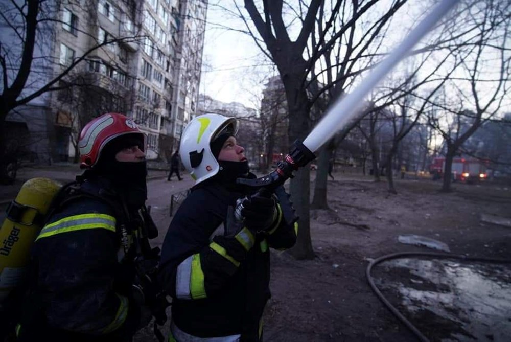 Rusya'nın Kiev'e saldırısında bir apartman daha ağır hasar gördü - 3