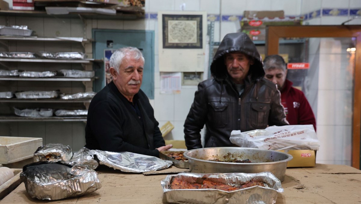 Sabah 08.00'de işe başlıyorlar: Ramazan ayında yoğun mesai