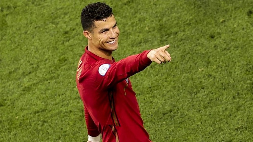 Ronaldo mu Messi mi? İşte 21. yüzyılın en iyi futbolcuları - 39