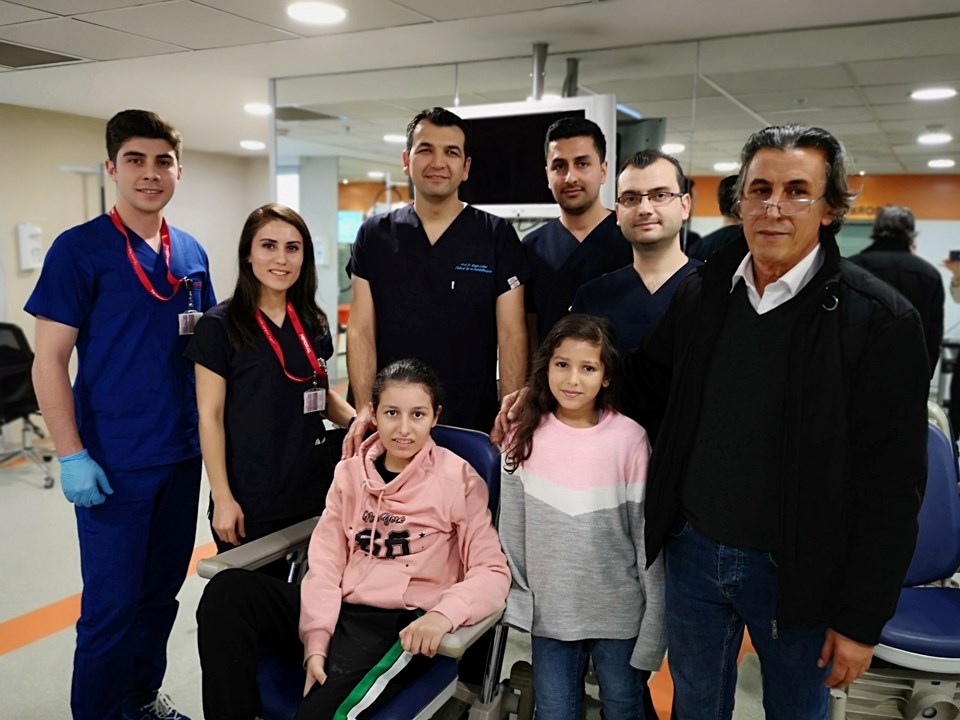 Yatağa bağımlı felç hastası Türkiye’de yürüdü - 2
