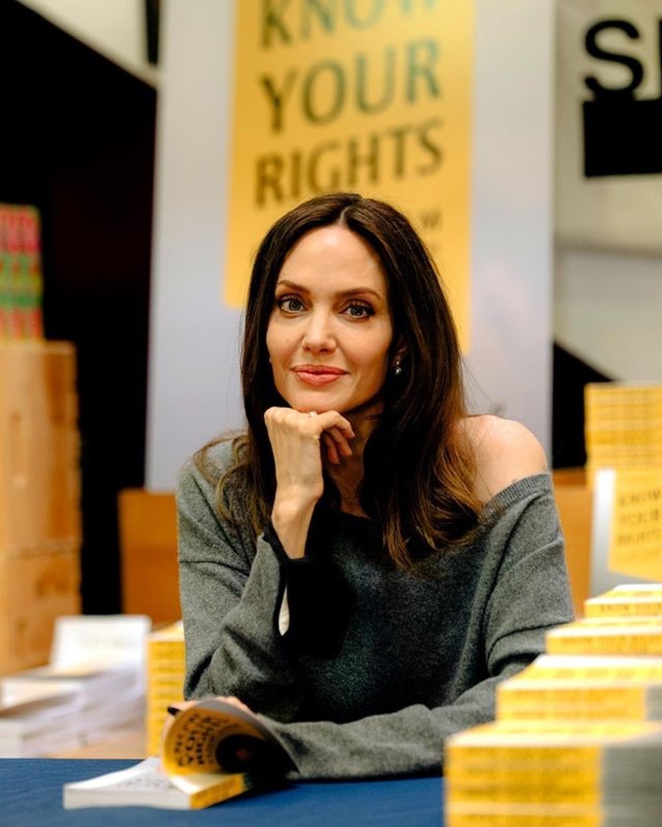 Angelina Jolie: Gençler bana ilham veriyor - 1