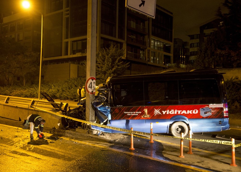 Ankara'da dolmuş yön levhası direğine çarptı: 1 ölü, 1 yaralı - 4