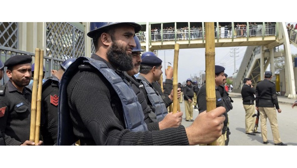Pakistan'dan Taliban'a hava saldırısı: 23 ölü