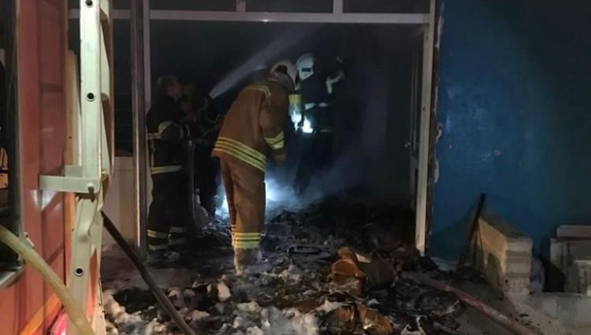 Antalya'da ev yangını: 1 ölü Antalya'da ev yangını: 1 ölü