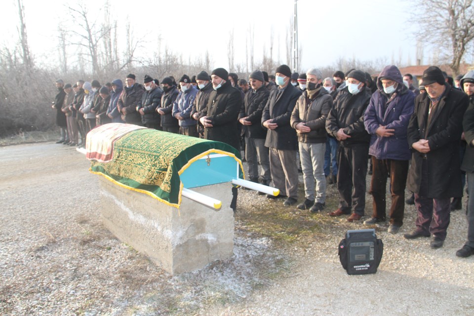 Nuray Demir'in cenazesi memleketi Konya’nın Hüyük ilçesine bağlı Değirmenaltı Mahallesi’nde toprağa verildi.