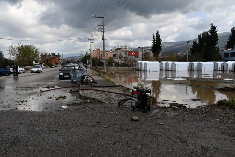 Hatay'da depremzedelerin yağmur çilesi - 4