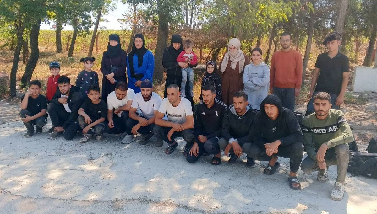 Edirne'de 28 kaçak göçmen yakalandı Edirne'de 28 kaçak göçmen yakalandı
