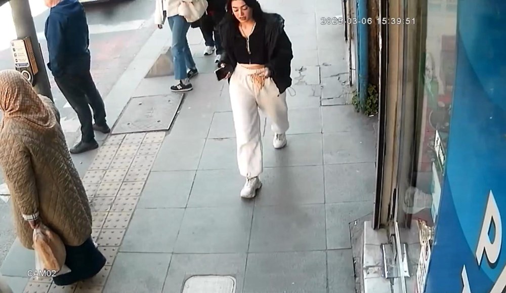 Aşk Hırsızlığı: Bir Taç, Bir Kalp, Bir Suç 74 8BMQegAxdk jgIbrPui4dw