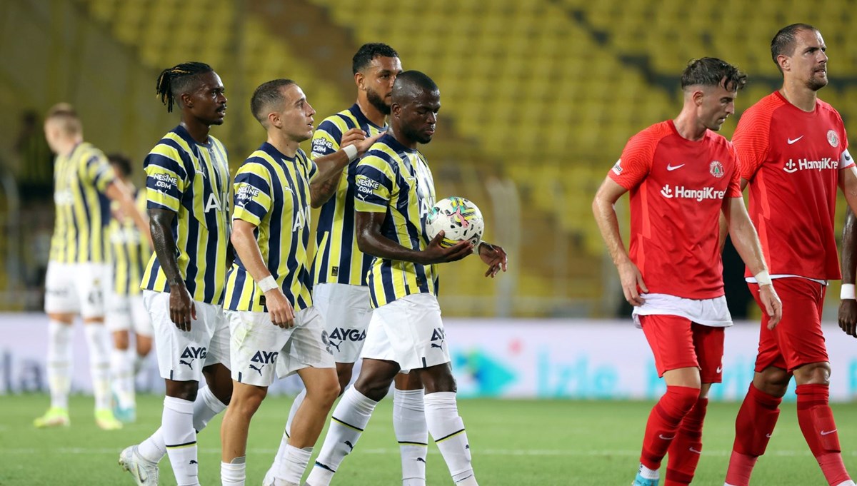 Fenerbahçe 1-1 Ümraniyespor (İlk yarı sonucu) Fenerbahçe 1-1 Ümraniyespor (İlk yarı sonucu)