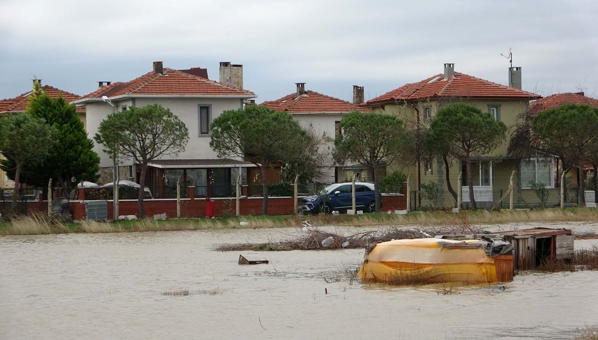 Çanakkale'de çekilmeyen sular, zor anlar yaşattı Çanakkale'de çekilmeyen sular, zor anlar yaşattı