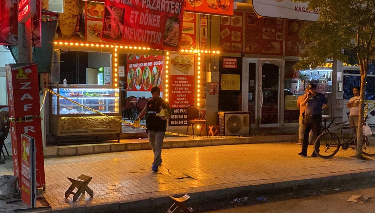 Lokantada yemek yiyen husumetlilerine kurşun yağdırdı: 3 yaralı Lokantada yemek yiyen husumetlilerine kurşun yağdırdı: 3 yaralı