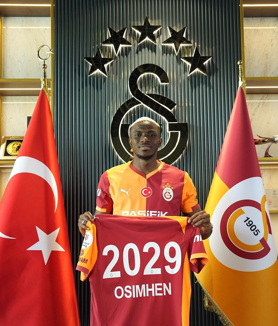 Galatasaray'dan Victor Osimhen için olay itiraf: "Türkiye'den teklif gitti, verilen cevabı biliyoruz!" - 1