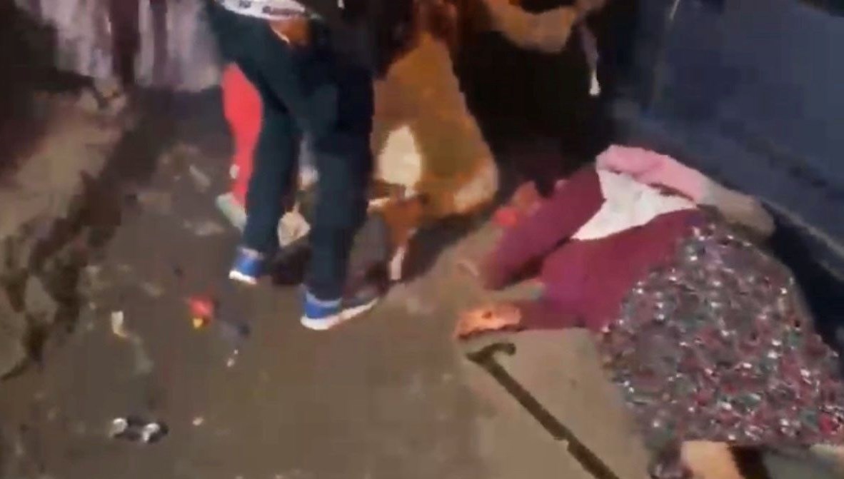 Düğünde havai fişek paniği: Kalabalığın ortasında patladı